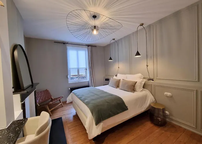 Grande Maison Bourgeoise Avec Cour Privative, 5 Chambres, Wifi, Proche Commerces Et Nature - Fr-1-510-186 בית נופש