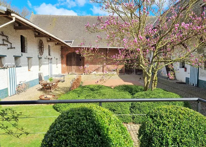 Grande Maison Bourgeoise Avec Cour Privative, 5 Chambres, Wifi, Proche Commerces Et Nature - Fr-1-510-186 *